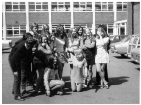 Shirley Fraser RHS, Julie Kirk kneeling